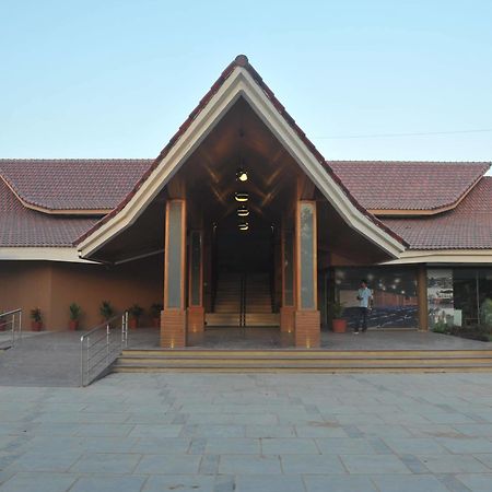 Palm Green Club Resort Jetalpur Екстер'єр фото
