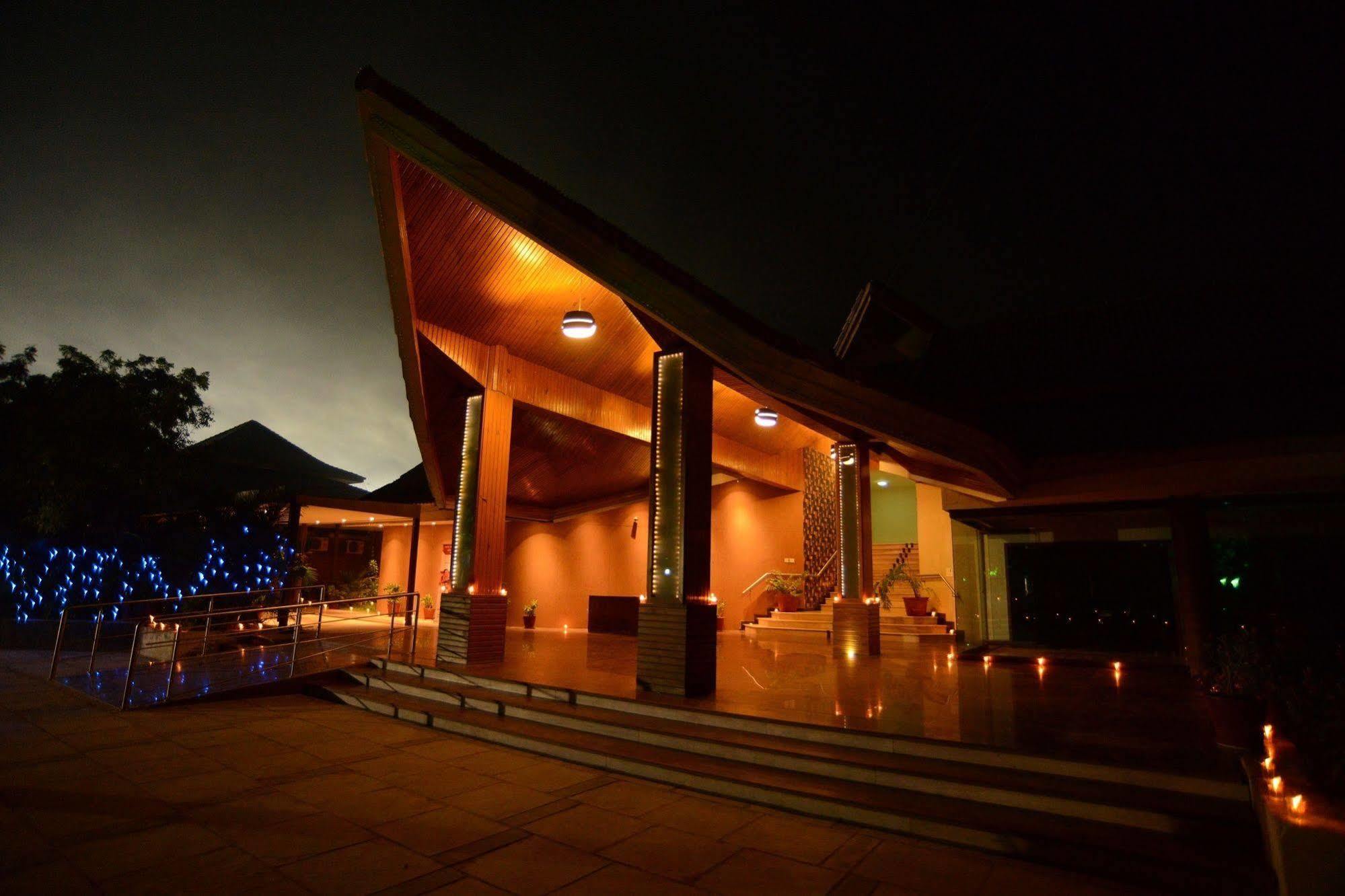 Palm Green Club Resort Jetalpur Екстер'єр фото