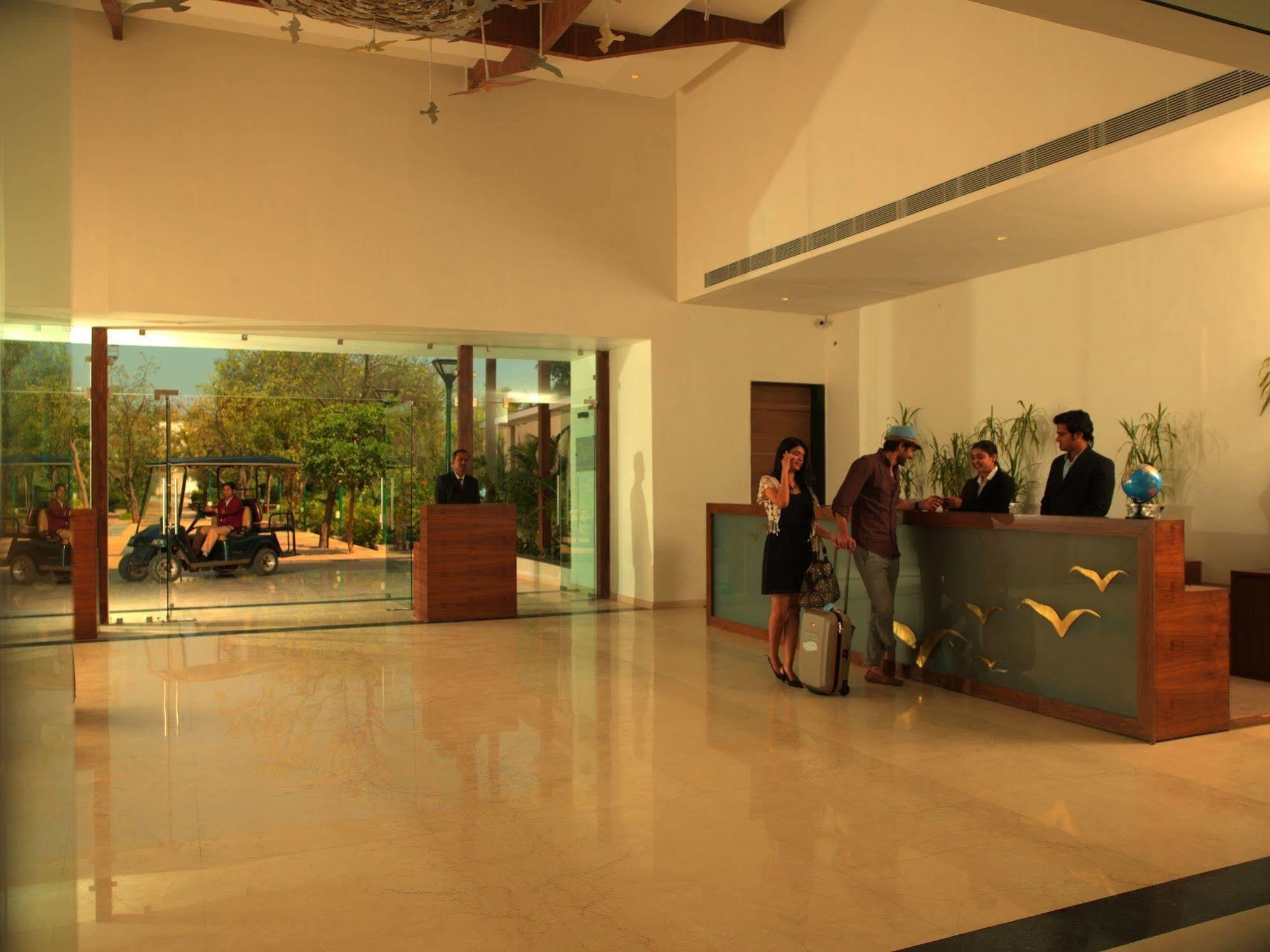 Palm Green Club Resort Jetalpur Екстер'єр фото