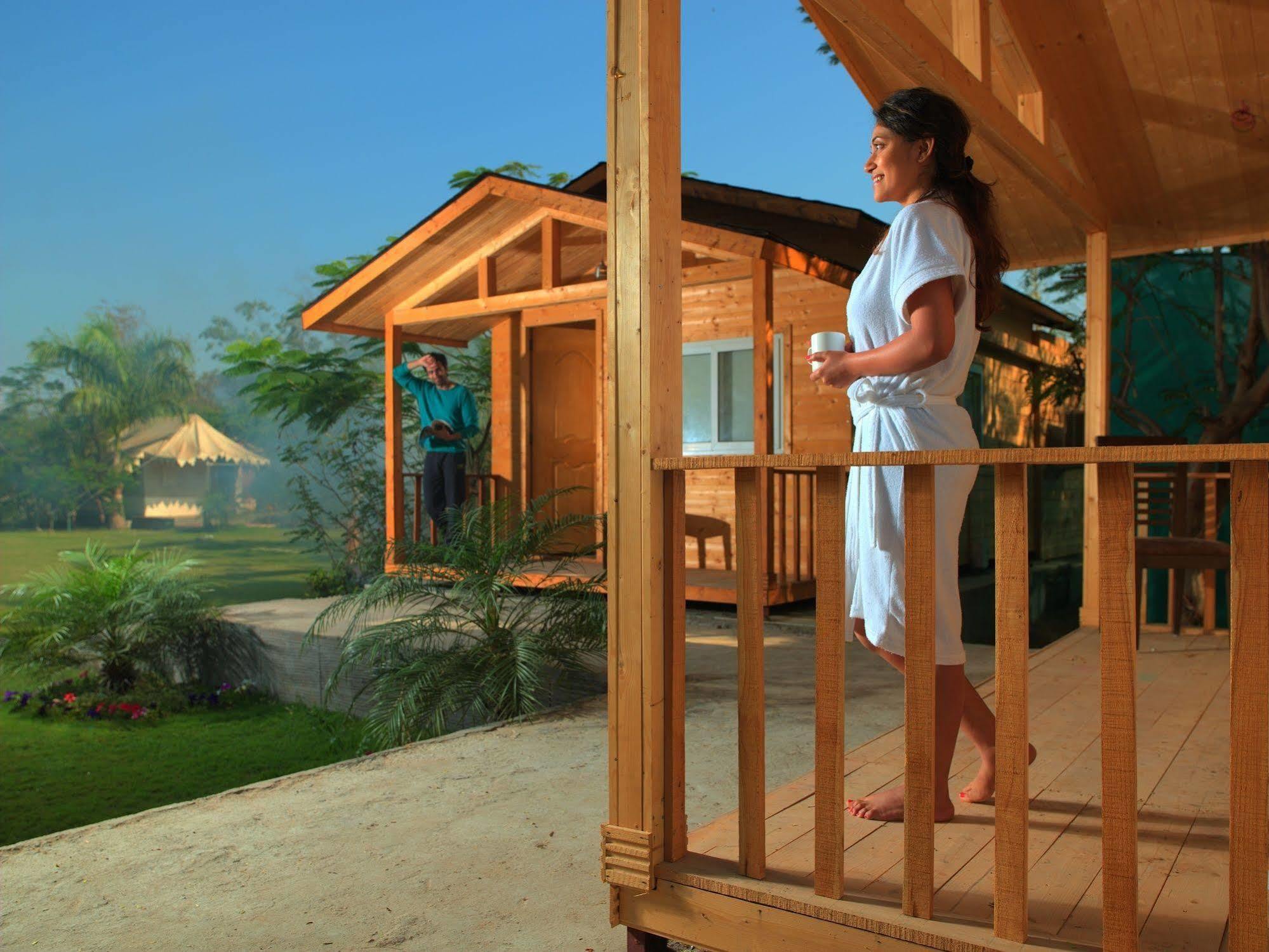 Palm Green Club Resort Jetalpur Екстер'єр фото