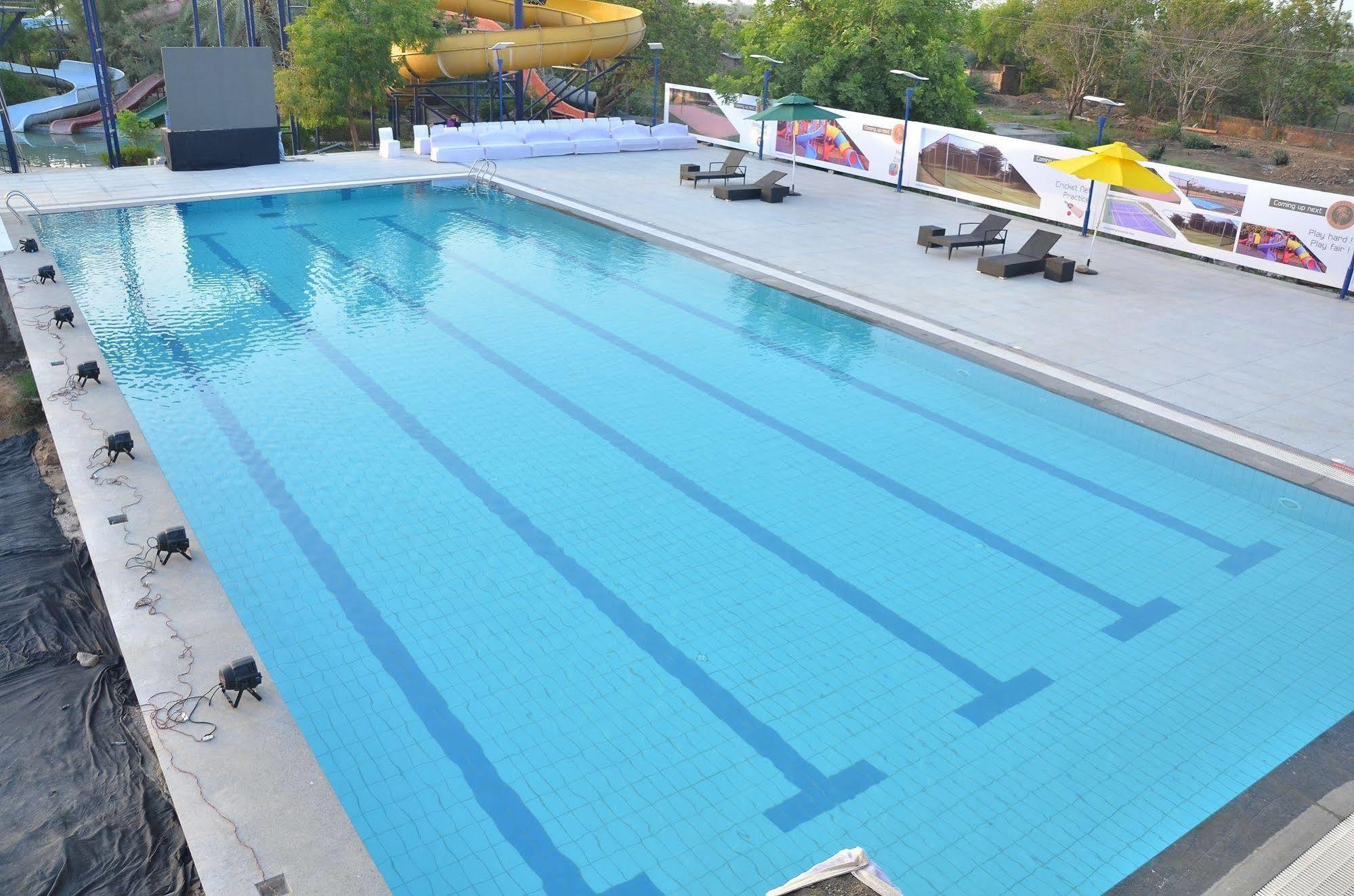 Palm Green Club Resort Jetalpur Екстер'єр фото